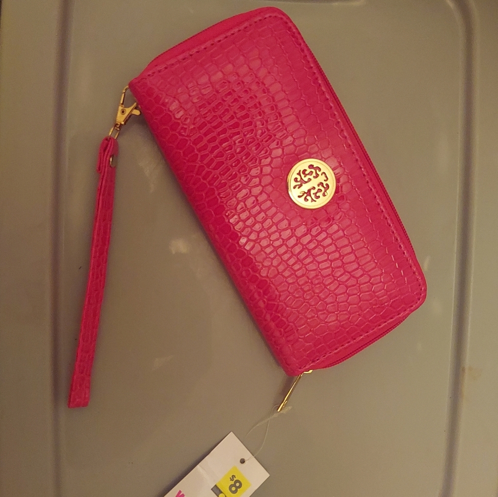 Elegant Pink Crocodile-Embossed Women's Wallet